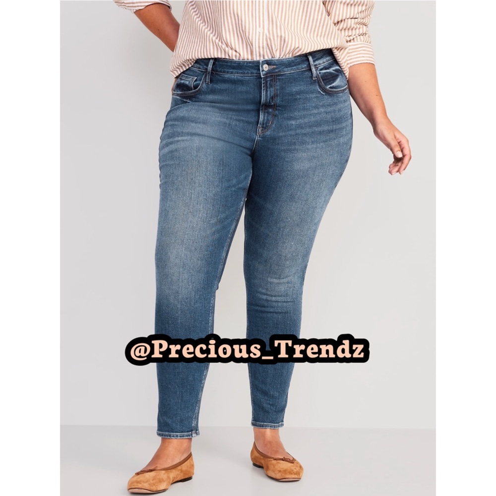 📦 Old Navy Mid-Rise Rockstar Super-Skinny Jeans Plus Size 30 “Medium Wash”